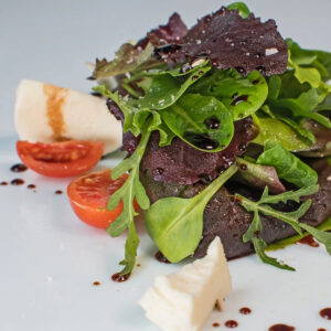 Mixed salad with White Truffle olive oil in spray and White Truffle Balsamic Vinegar
